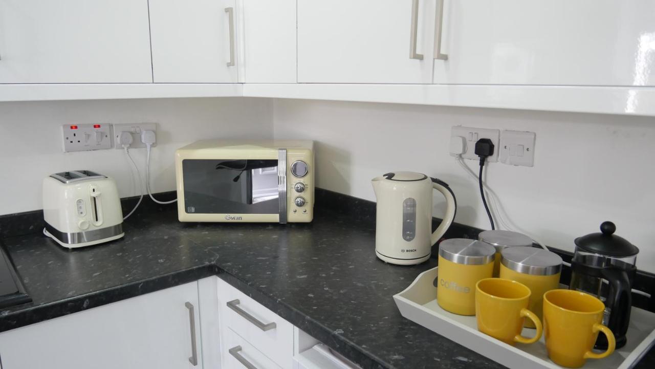 Spacious 6 Bed Home Near City & Albion Stadium Perfect For Contractors! Бирмингем Экстерьер фото