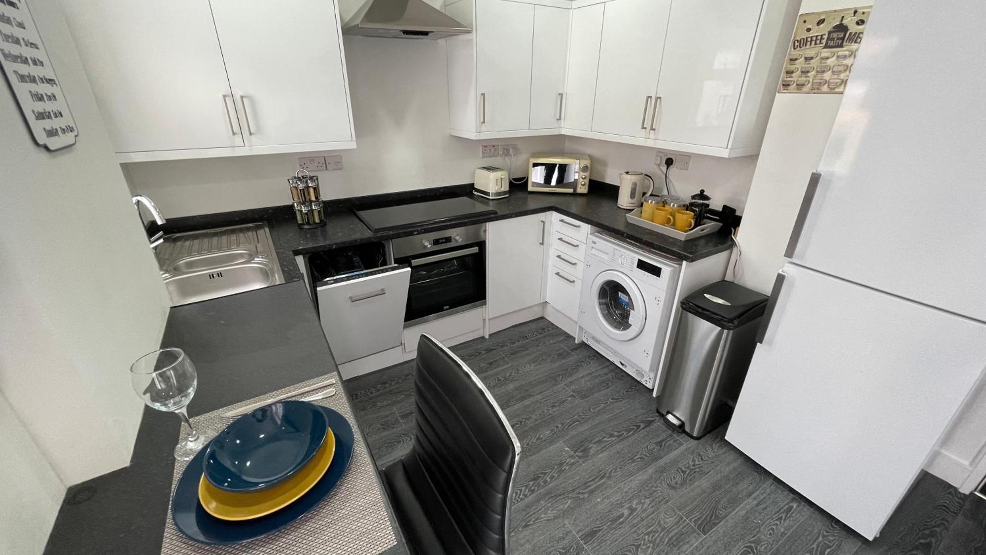 Spacious 6 Bed Home Near City & Albion Stadium Perfect For Contractors! Бирмингем Экстерьер фото